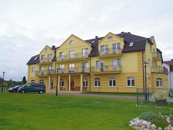 Villa Sylvia - widok od strony parkingu